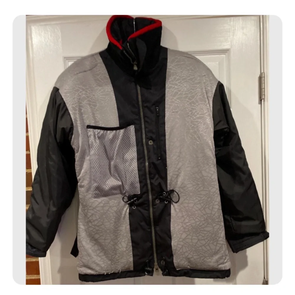 Vintage Spider Dermizax
Jacket Men's size S Black and Red with zip hood - Picture 8 of 17